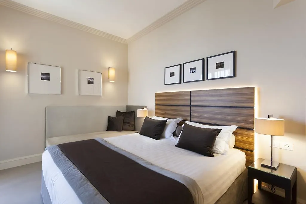 Hotel Ambasciatori Ρίμινι 4*,